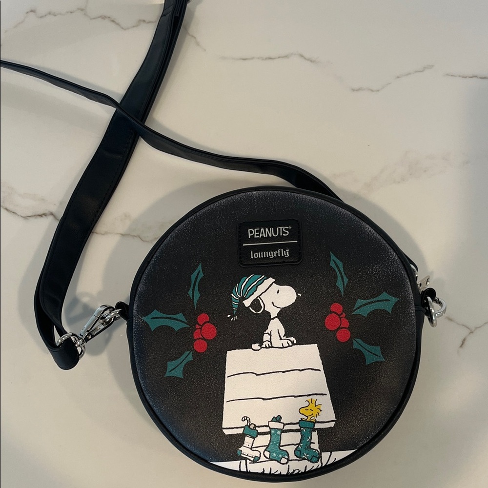 Loungefly Peanuts Snoopy Holiday Wreath Crossbody Bag - Picture 6 of 14